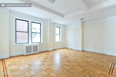 Main picture of 110 E 92nd St