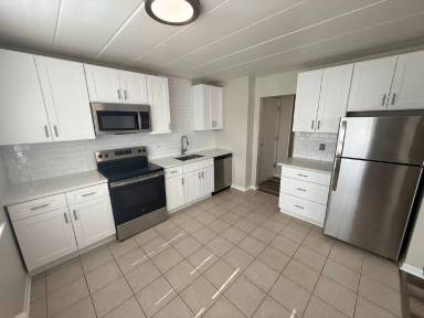 Main picture of 5107 Washington St