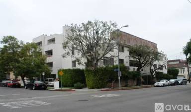 Main picture of 1436 S Bentley Ave