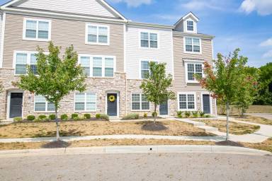 Main picture of 360 Autumn Ridge Cir