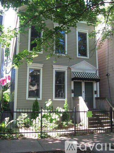 Main picture of 1821 W Henderson St