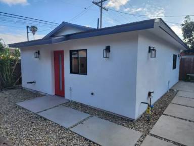 Main picture of 2784 Petit St