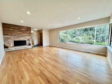 Main picture of 3116 W Emerson St