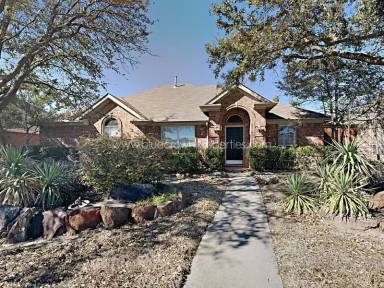 Main picture of 8401 Greenfield Dr