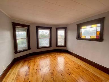 Main picture of 14 Loring St