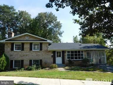 Main picture of 7315 Oakcrest Dr