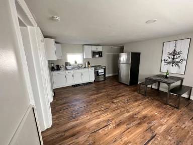 Main picture of 112 Silver St