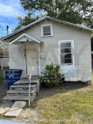 Main picture of 513 S Avenue I