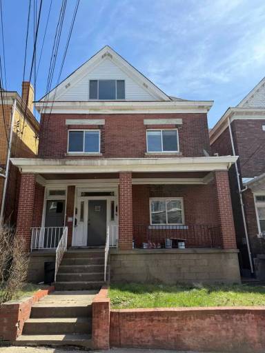 Main picture of 826 Collins Ave