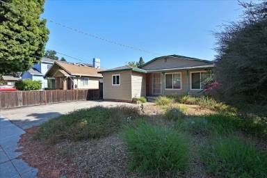 Main picture of 871 Coolidge Ave