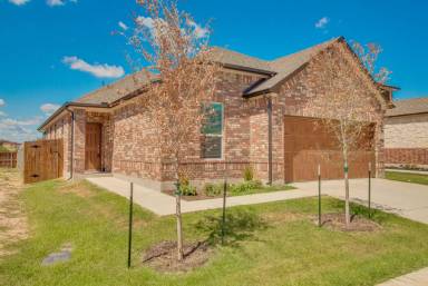 Main picture of 17104 Gibbons Path