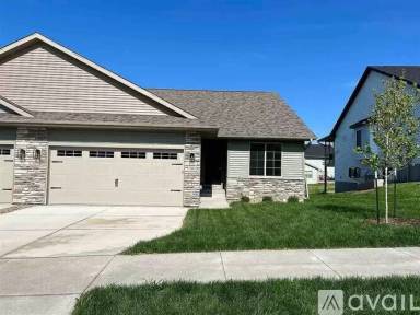 Main picture of 707 Creekside Dr