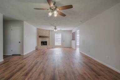 Main picture of 112 Hickory St