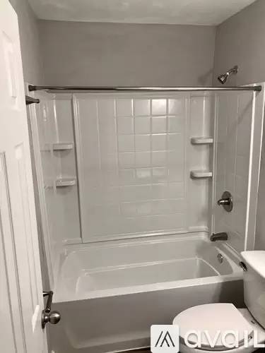 Main picture of 830 W 26th St