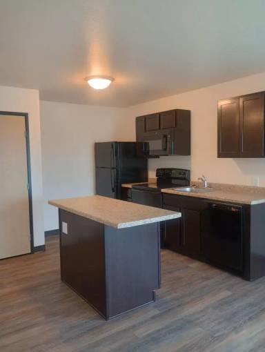 Main picture of Pine Crest Apartments