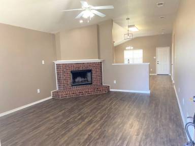 Main picture of 2004 100th St