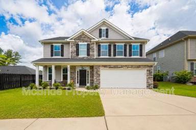 Main picture of 560 Hampton Dr