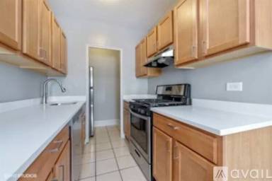 Main picture of 1033 W Loyola Apartments