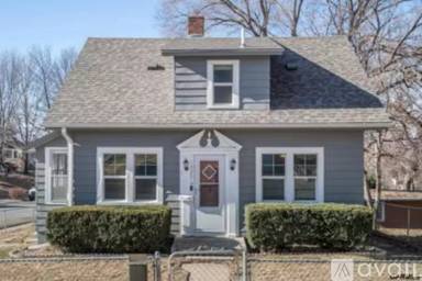 Main picture of 1022 S 46th Ave