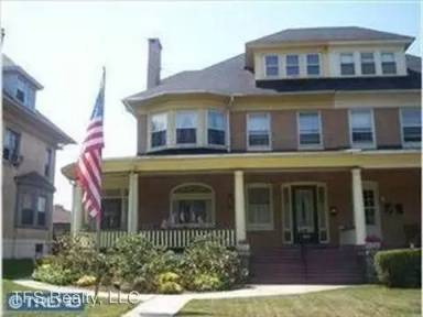 Main picture of 1240 E High St