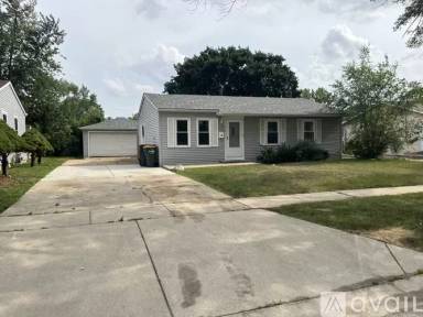 Main picture of 328 Cedar Cir