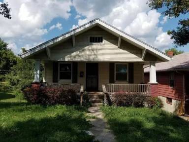 Main picture of 1970 Garfield Ave