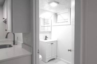 Main picture of 5 Stoneland Rd