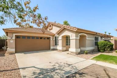 Main picture of 1652 N Serina