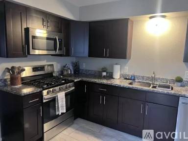Main picture of 4046 N Prospect Ave