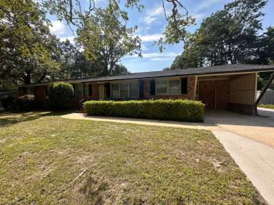 Main picture of 318 Englewood Dr