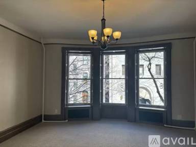 Main picture of 26 W 83rd St