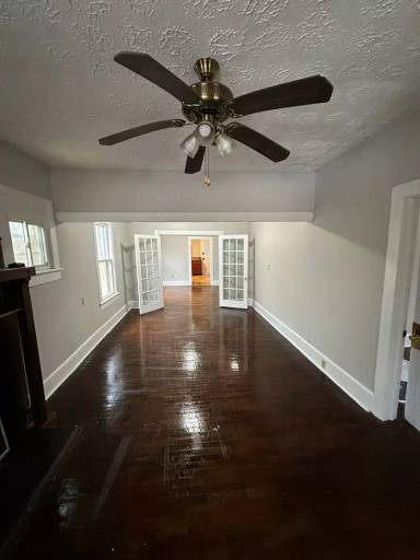 Main picture of 208 E 12th St SW