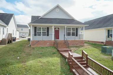 Main picture of 443 Anna St