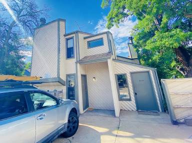 Main picture of 2103 Goss Cir