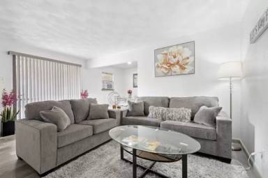 Main picture of 5510 Reiger Ave