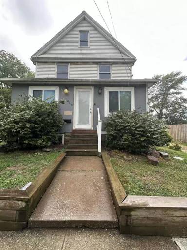 Main picture of 3658 W 58th St