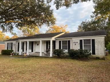 Main picture of 1509 Harbor View Rd