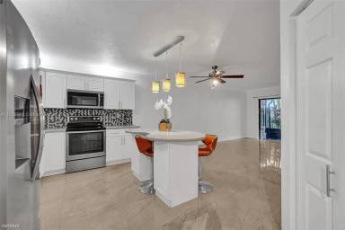 Main picture of 21300 San Simeon Way