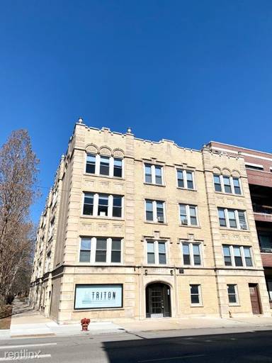 Main picture of 3422 W Foster Ave