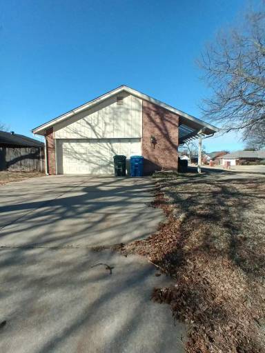 Main picture of 9024 Brookwood Dr