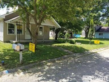 Main picture of 728 Schirmeyer St