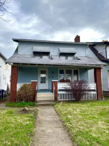 Main picture of 584 S Warren Ave