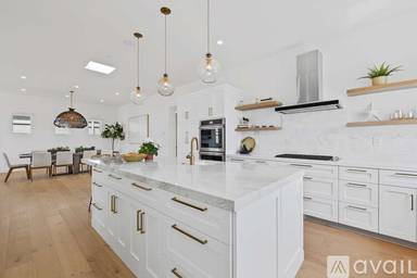 Main picture of 255 Diamond St