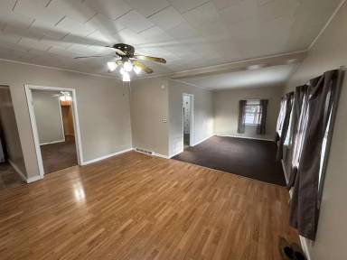 Main picture of 17 S 1st St