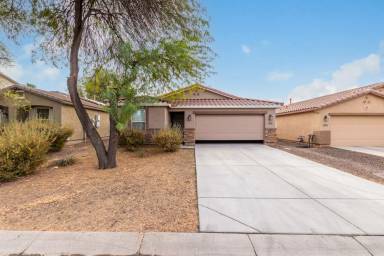 Main picture of 975 E Daniella Dr