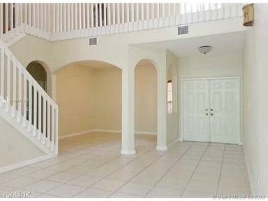 Main picture of 8647 NW 113th Ct