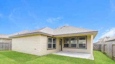 Main picture of 674 Forest Bend Ln
