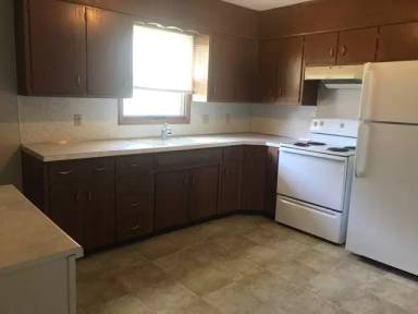 Main picture of 300 W 32nd St