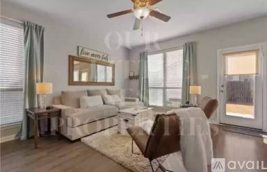 Main picture of 10712 Fallbrook Rd