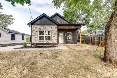 Main picture of 819 Fairview Dr